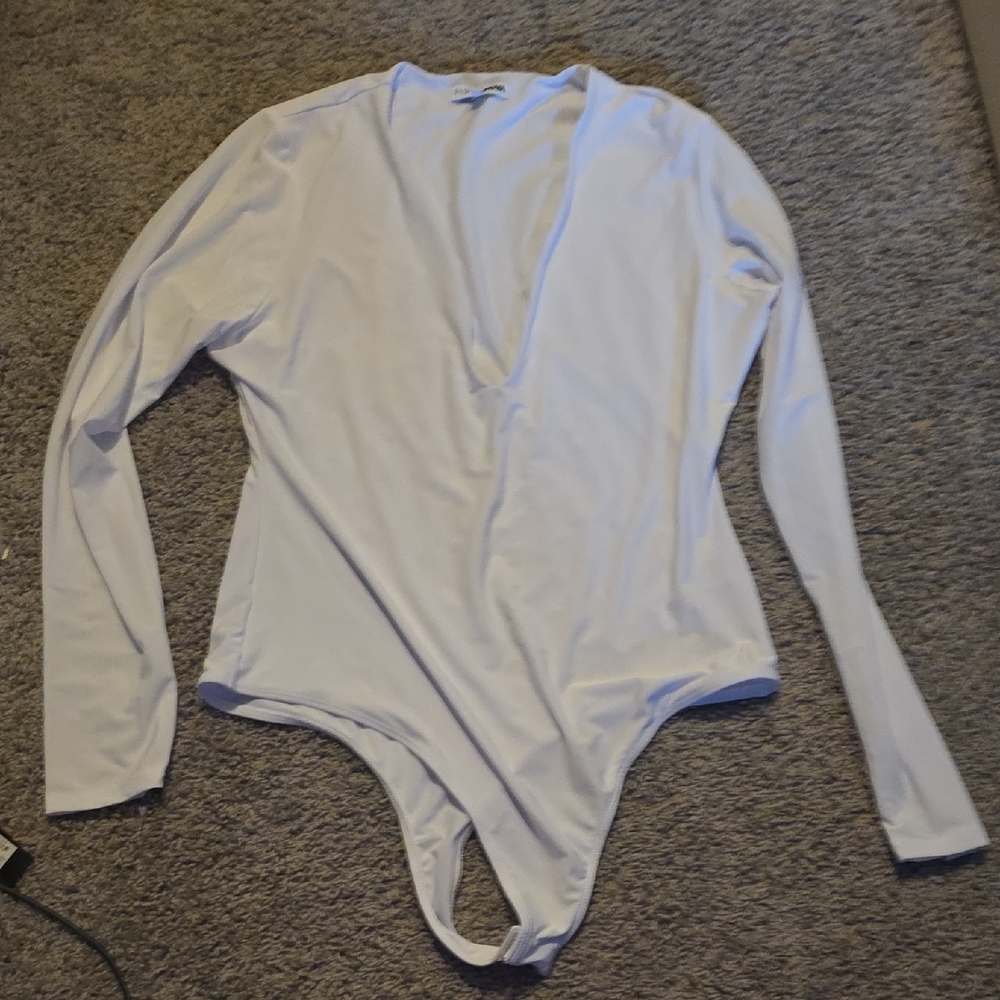 White Long Sleeve V-Neck Bodysuit